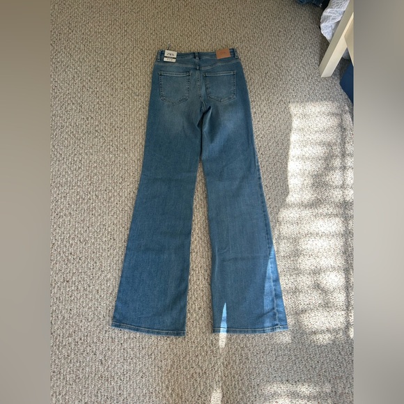 Zara Flare Fit Jeans - Picture 3 of 4